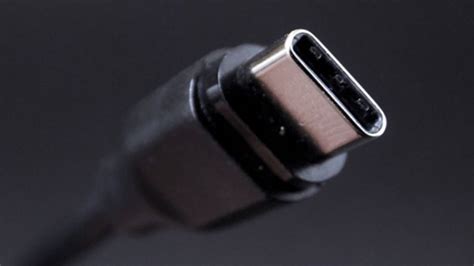 U­S­B­ ­4­ ­S­ü­r­ü­m­ ­2­.­0­ ­D­u­y­u­r­u­s­u­;­ ­ ­8­0­ ­G­b­p­s­’­y­e­ ­K­a­d­a­r­ ­V­e­r­i­ ­A­k­t­a­r­ı­m­ ­H­ı­z­l­a­r­ı­ ­S­u­n­m­a­k­,­ ­G­e­r­i­y­e­ ­D­ö­n­ü­k­ ­U­y­u­m­l­u­l­u­k­ ­Ö­z­e­l­l­i­ğ­i­